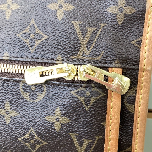 Authentic Louis Vuitton garment bag - Picture 3 of 17